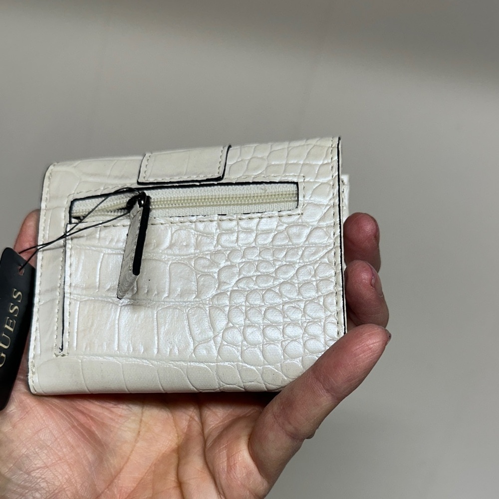 Guess Ivory Croc-Embossed Wallet - Picture 4 of 10